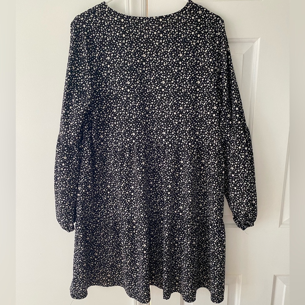 Women's Long Sleeve V Neck Loose Fit Dress - Picture 2 of 4